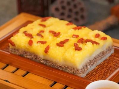 插小旗的重陽糕煥新上市，融合西點工藝引領預包裝食品新風尚